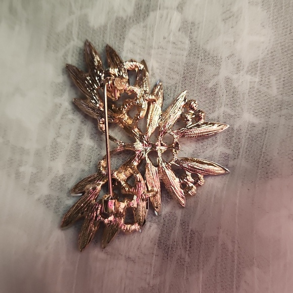 Abstract Butterfly Brooch - Picture 2 of 3